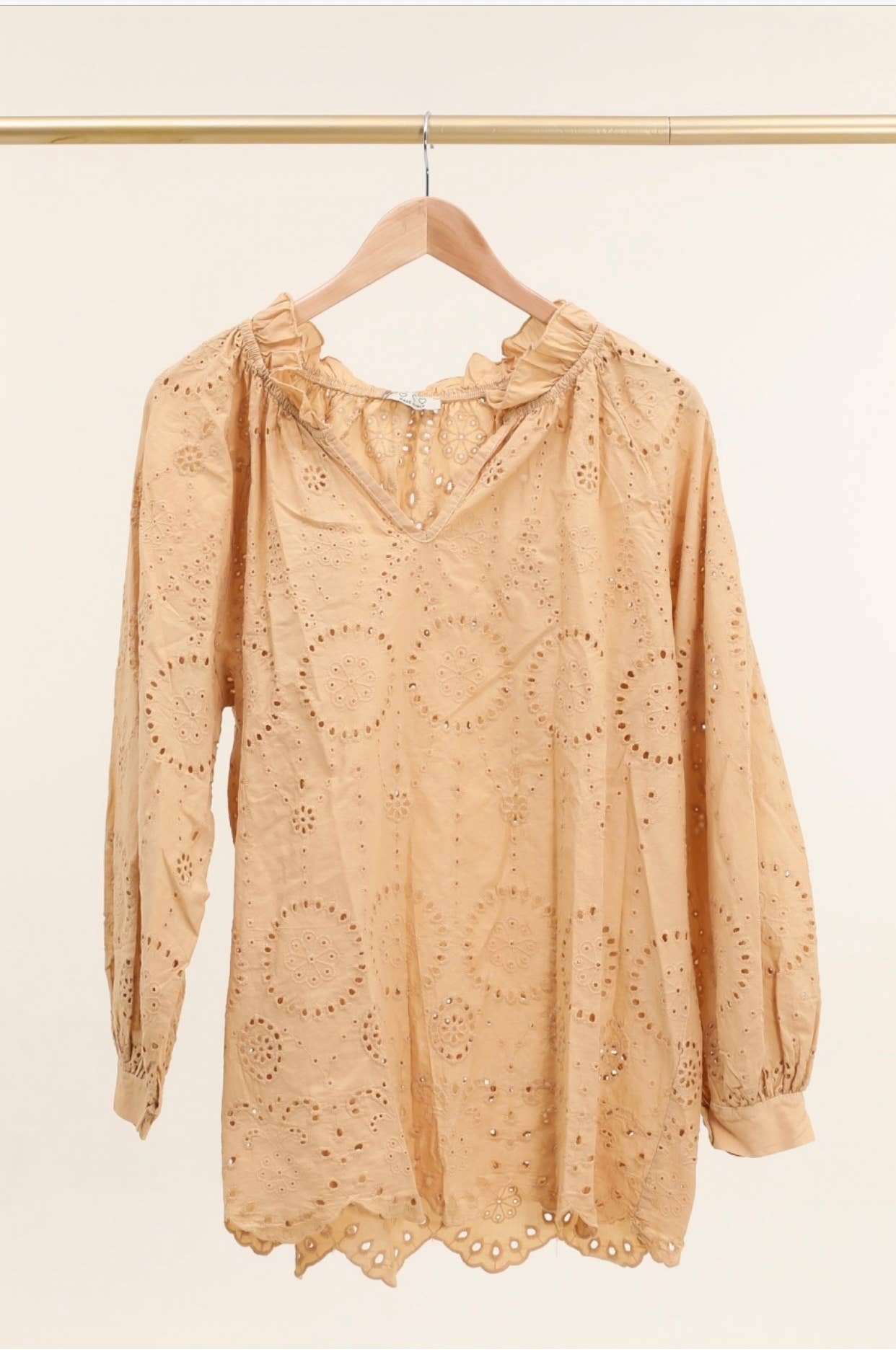 Bluse med broderi anglaise og V-hals – LÉA & LUC