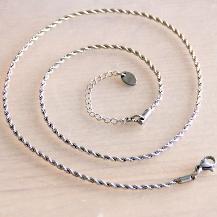 Snoet halskæde i sølv - Bazou Bazou