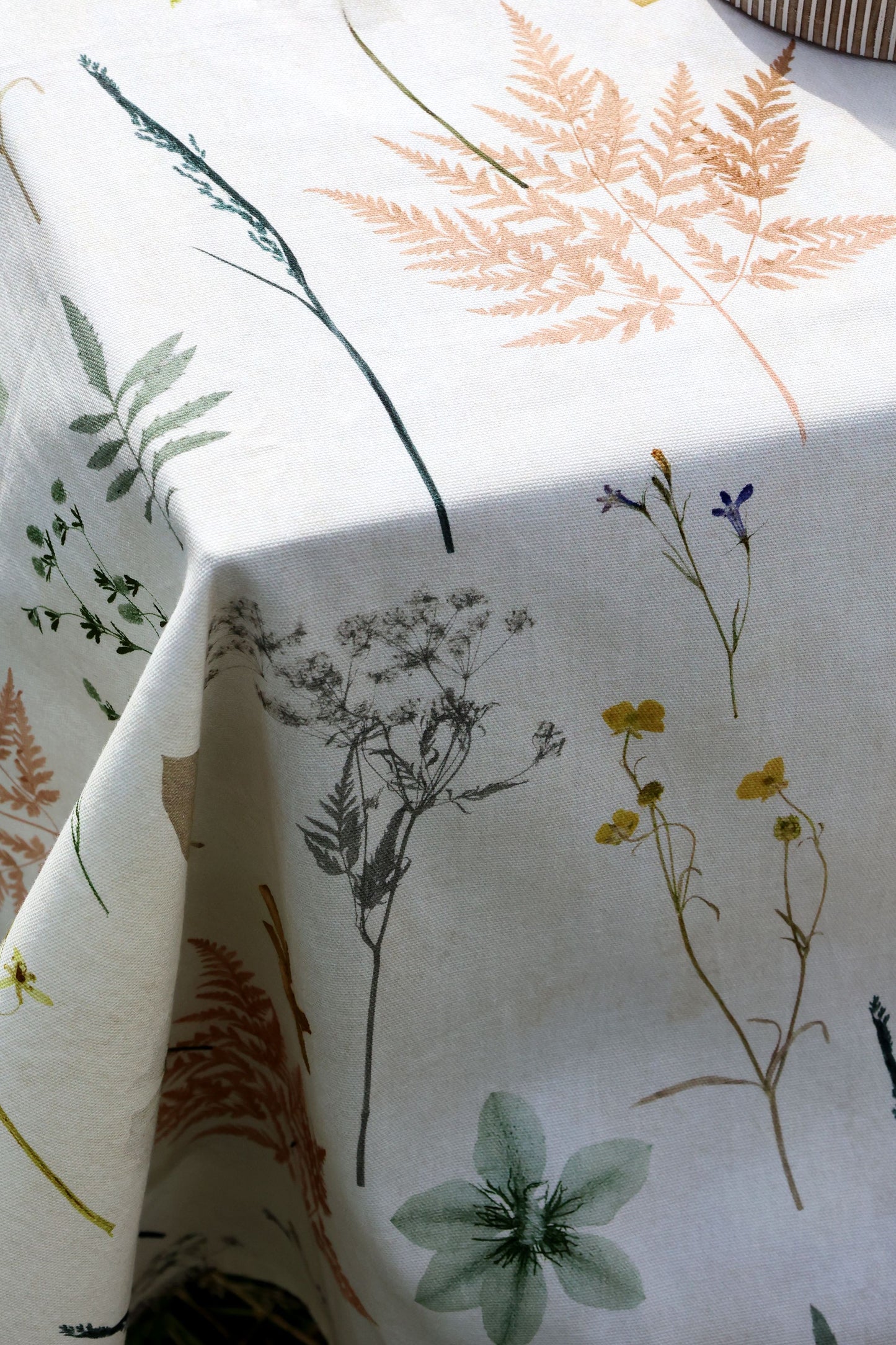 Dug med blomsterprint 240x140cm