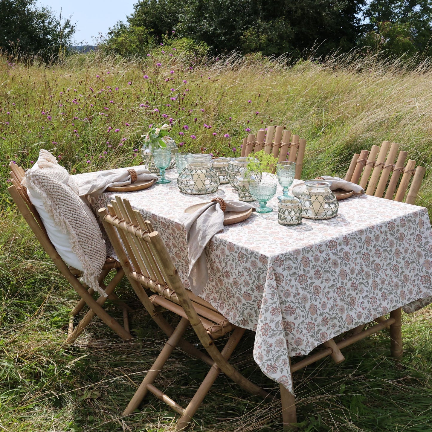 Dug med blomsterprint 240x140cm creme
