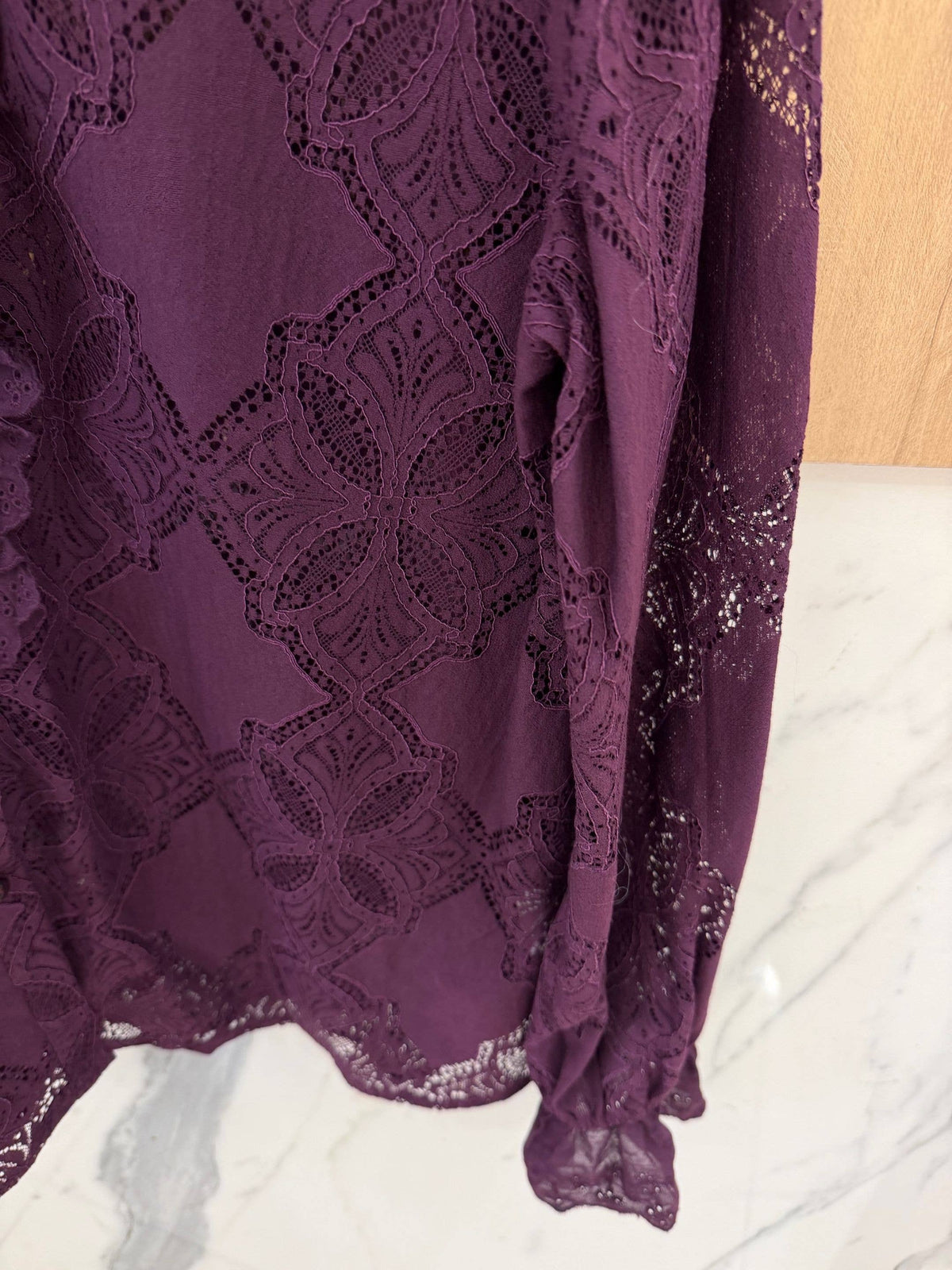 Bordeaux blondebluse med flæser Bordeaux | Orice Bluse Orice