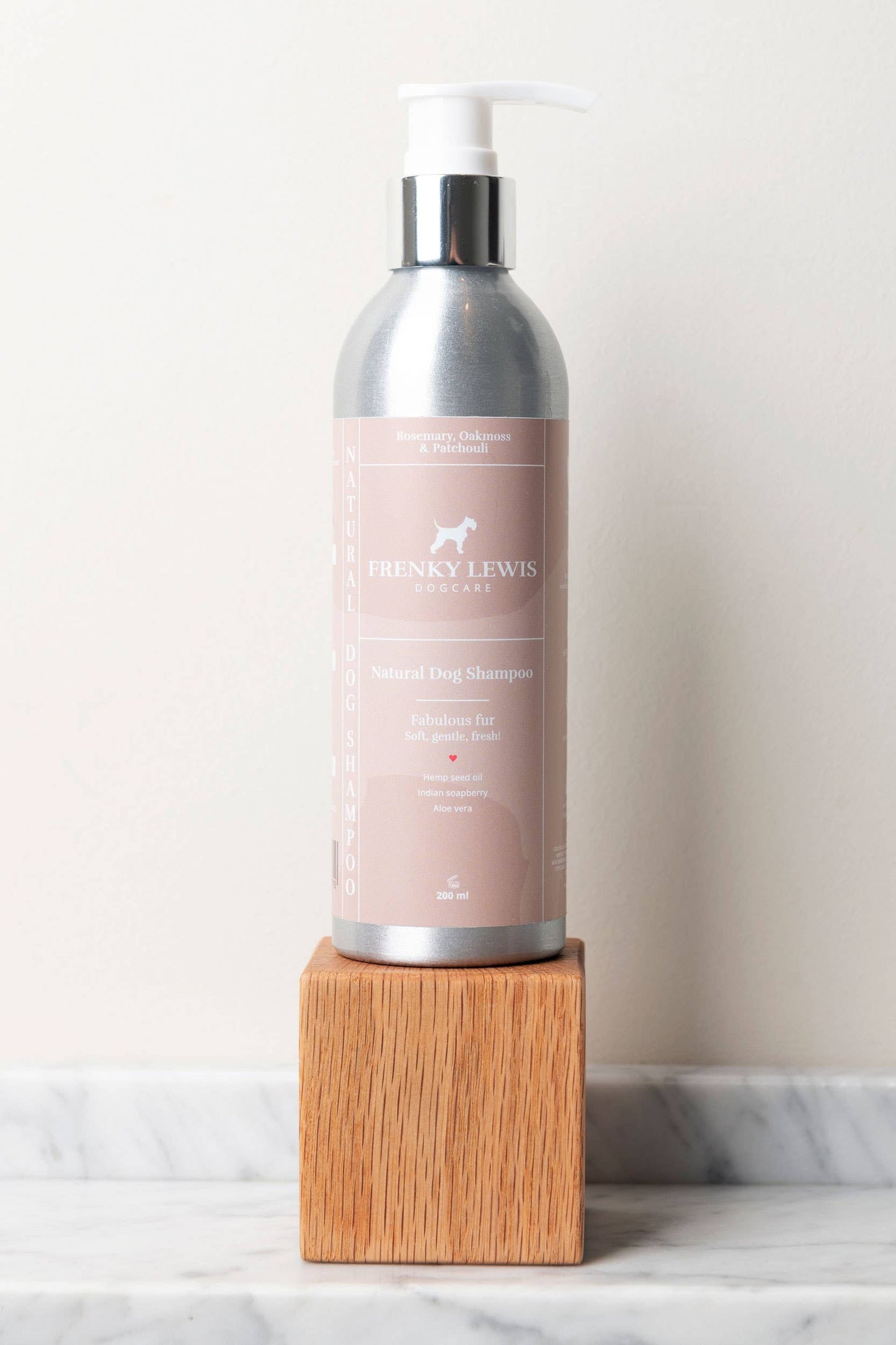 Hundeshampoo Sandeltræ, Jasmin & Vanilje - 100% Naturlig - 200ml Frenky Lewis