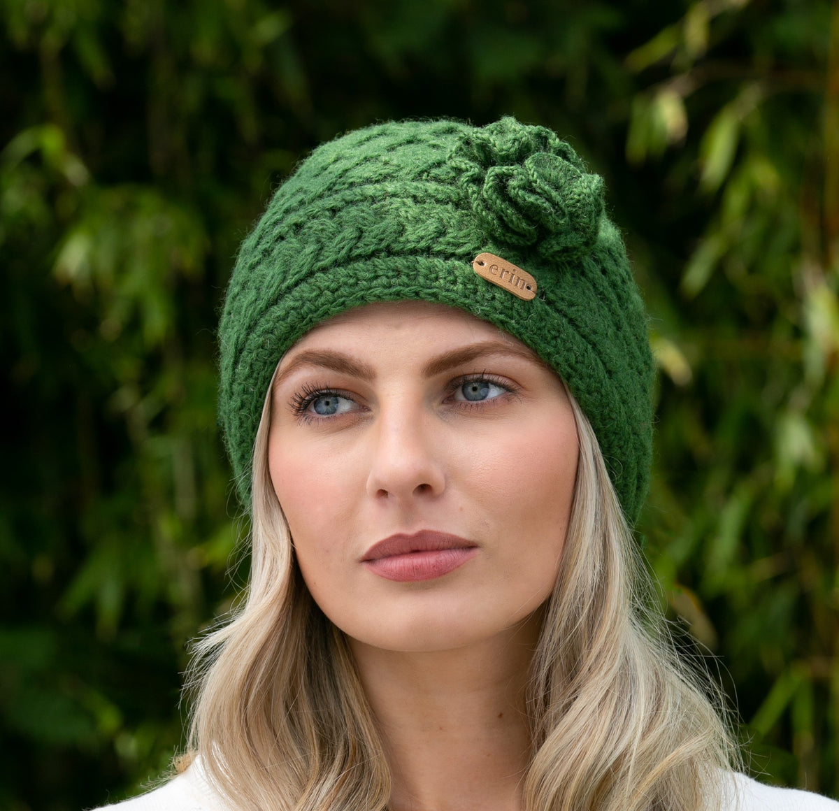 Erin Hue Aran Trellis med Blomst 100% Uld - Håndstrikket med Foer Erin Knitwear Grøn