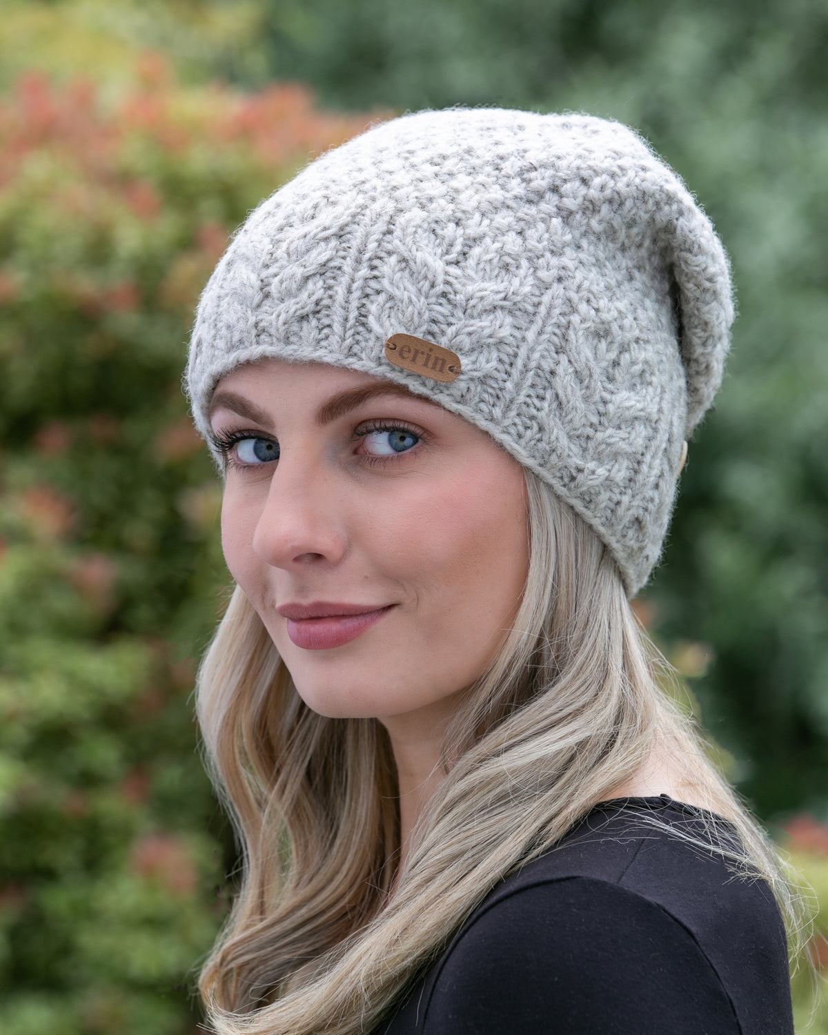 Erin Hue Aran Floppy 100% Uld med Foer - Håndstrikket Irsk Hue Erin Knitwear Hvede