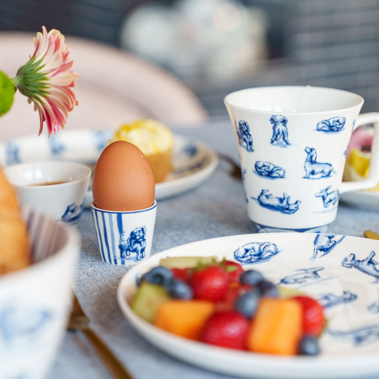 Æggebæger Gravhund Blå Blomster - Heinen Delfts Blauw Heinen Delfts Blauw