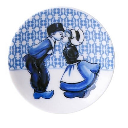 Magnet med kyssende par – rund | Heinen Delfts Blauw Magneter Heinen Delfts Blauw