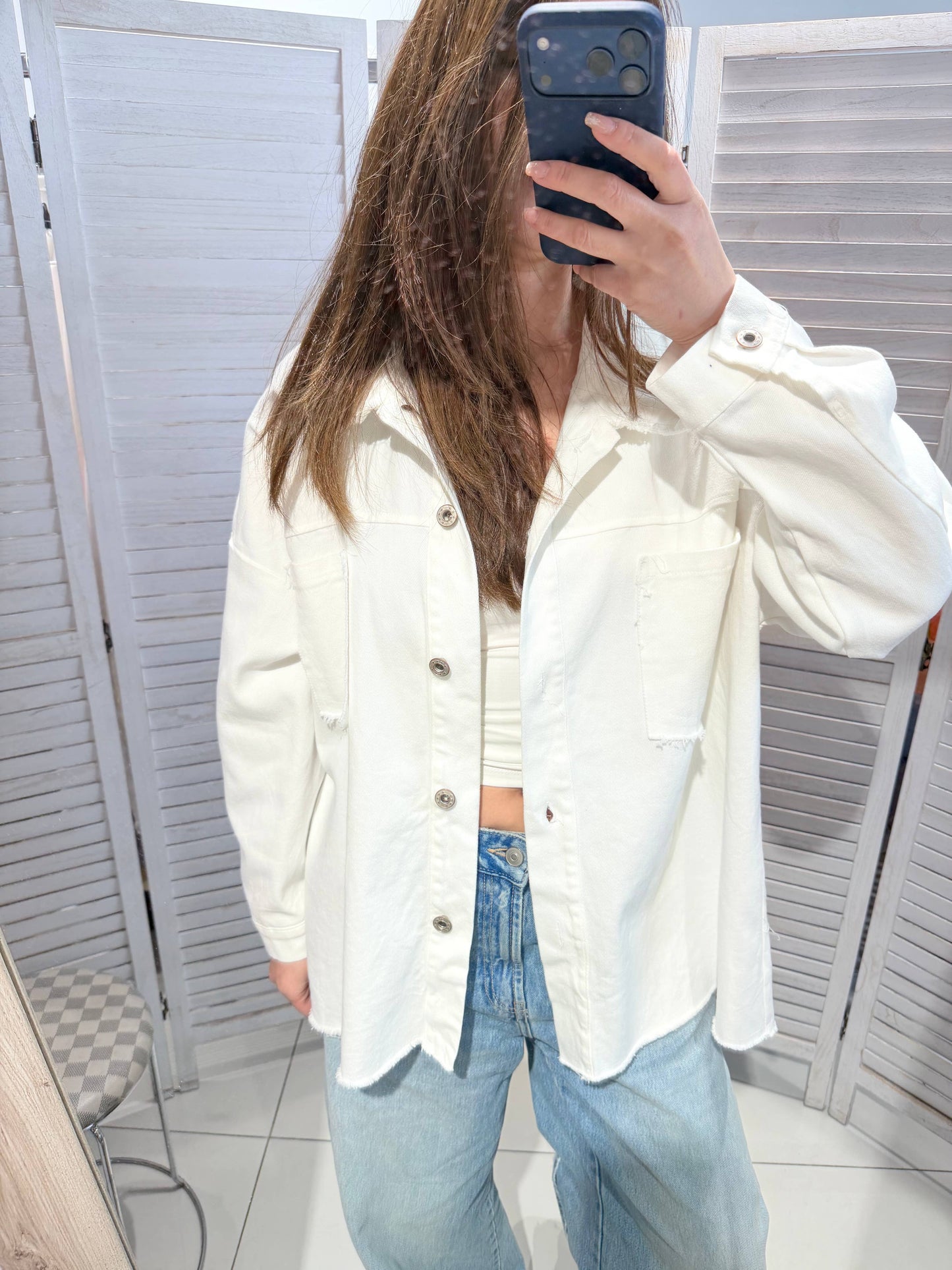 Victoria & Isaac Oversize Denimjakke med Håndmalet Print – Hvid VICTORIA&ISAAC