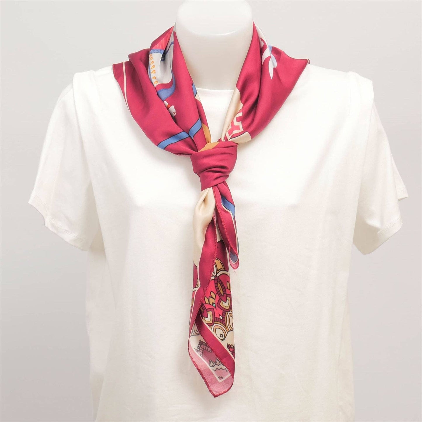 Kvadratisk tørklæde med hestemotiv 80x80 KD8824VS-20: Bleu ciel Apparel & Accessories Cécile Wang