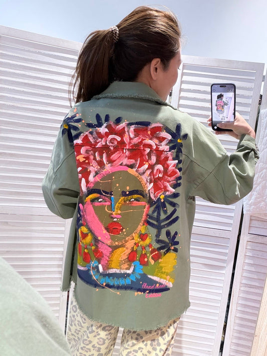 Håndtrykt Bomuldsjakke med Kunstmotiv – Frida VICTORIA&ISAAC