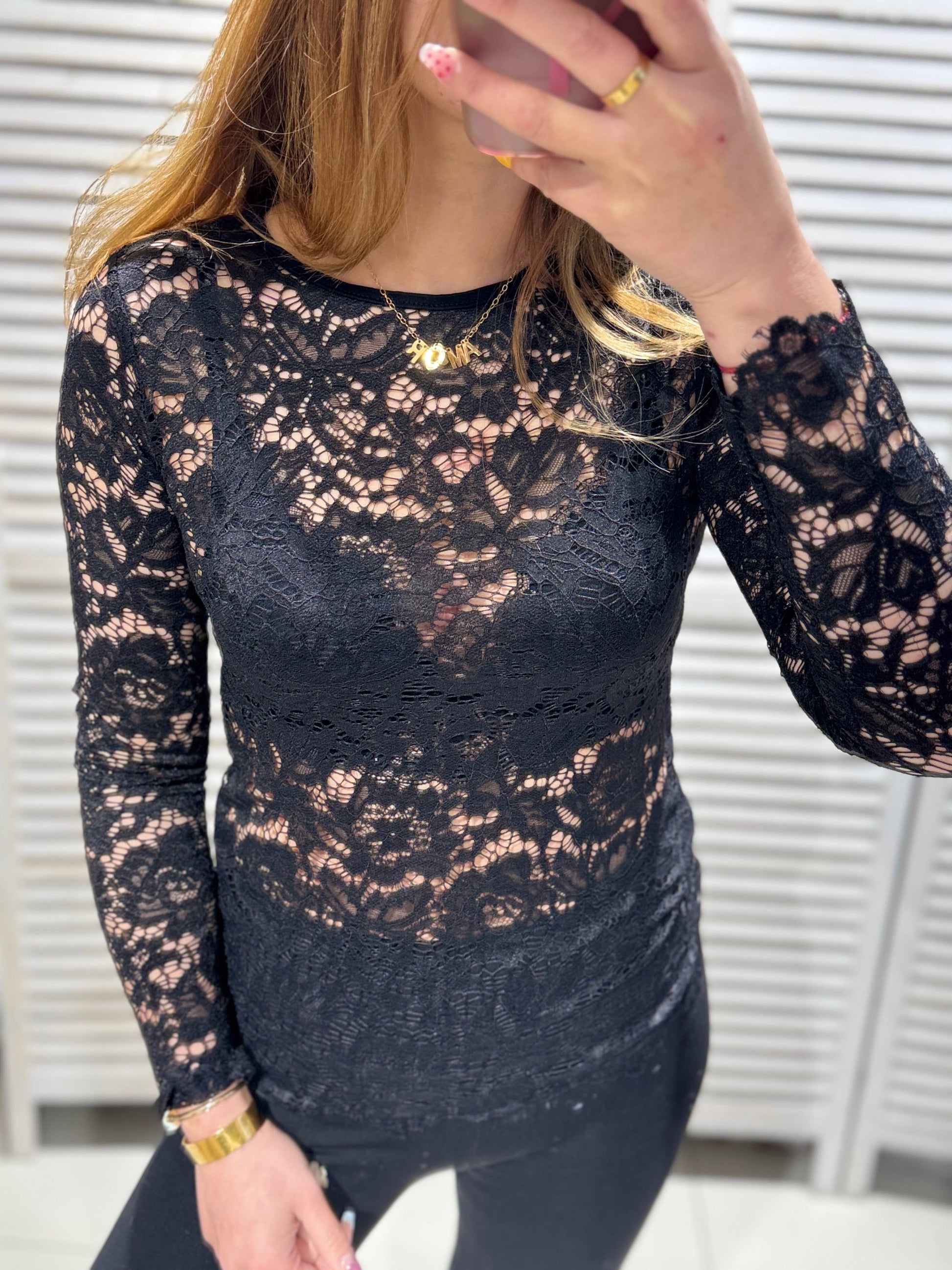 Langærmet Blondebluse Sort - Elegant og Sofistikeret | VICTORIA&ISAAC VICTORIA&ISAAC