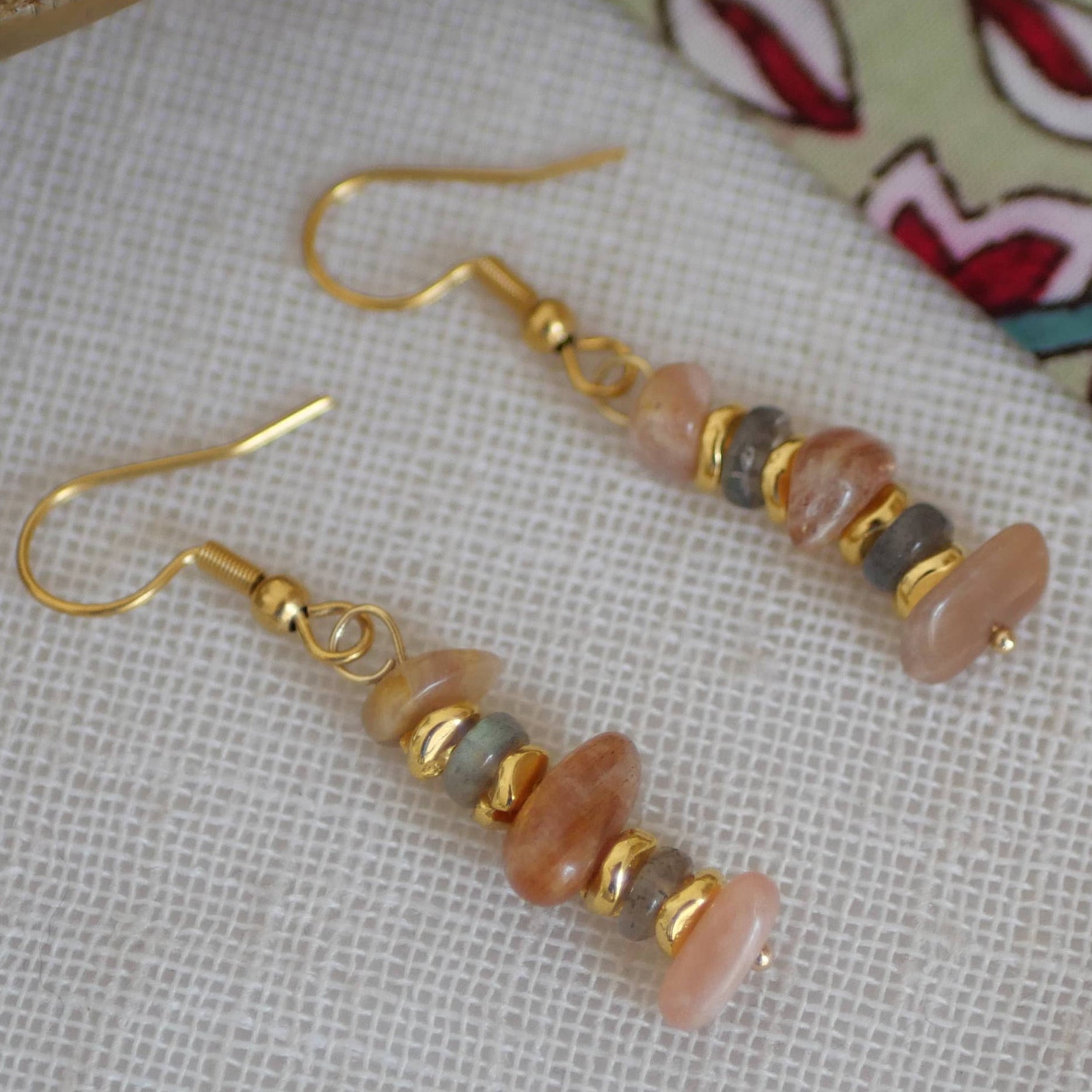 Øreringe Kalinda GINANDGER orange månesten