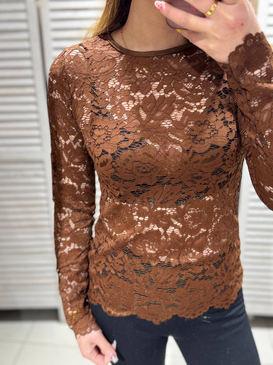 Langærmet Blondebluse Brun - Elegant og Sofistikeret | VICTORIA&ISAAC VICTORIA&ISAAC