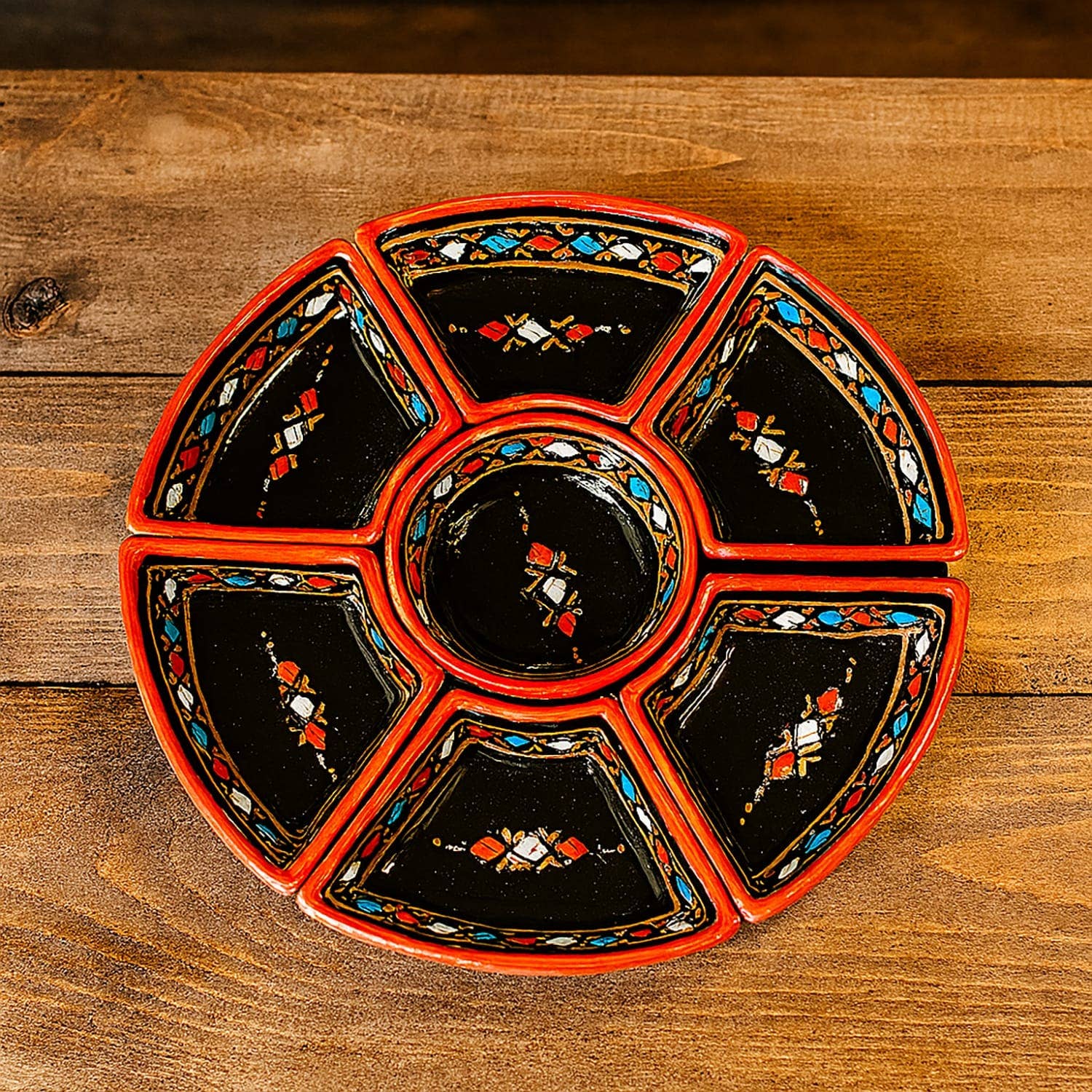 Håndmalet Tunesisk Terracotta Tapasfad Sort og rød - Blomsterform 7 Skåle Etnico del Mondo