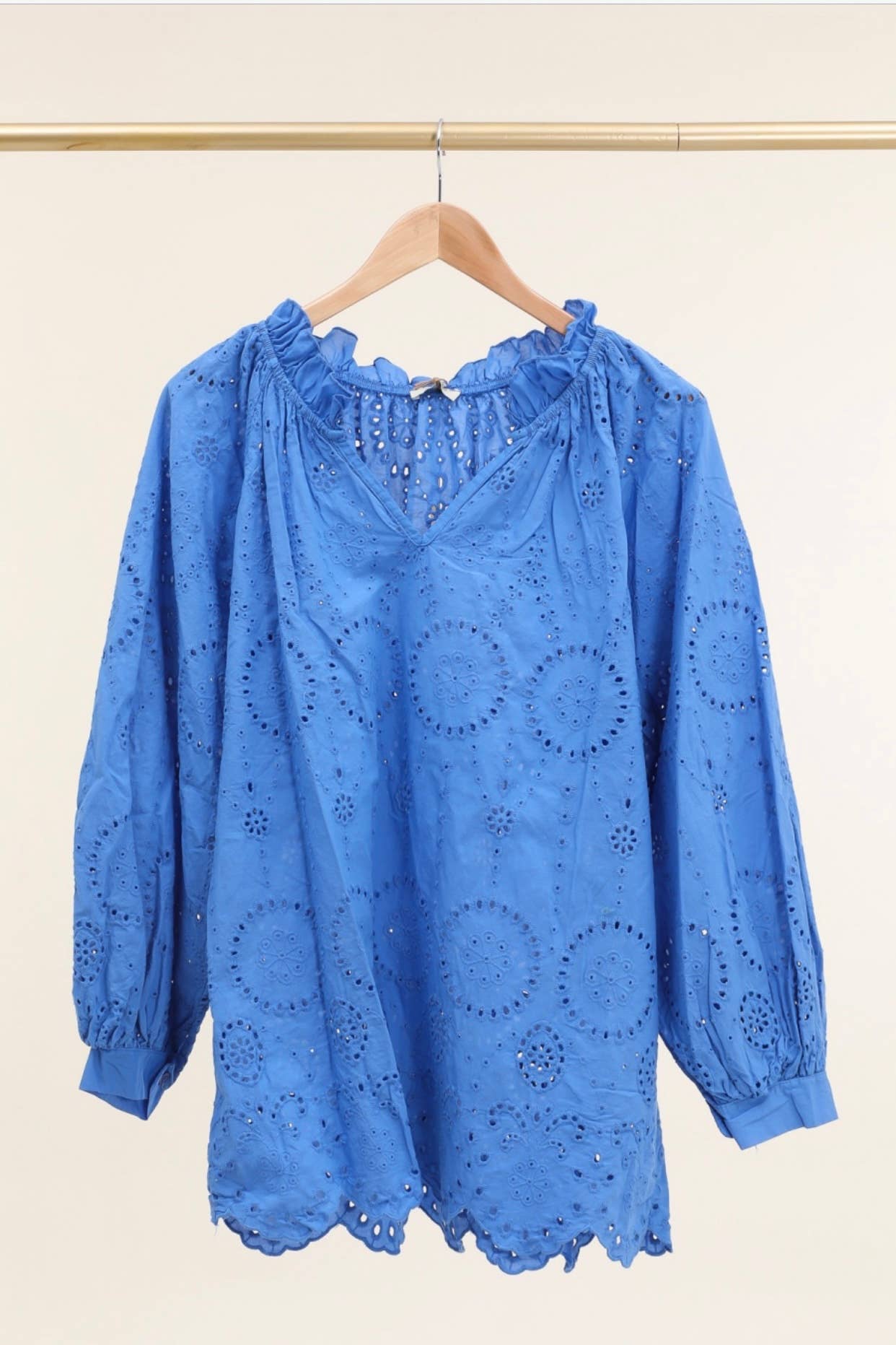 Bluse med broderi anglaise og V-hals – LÉA & LUC