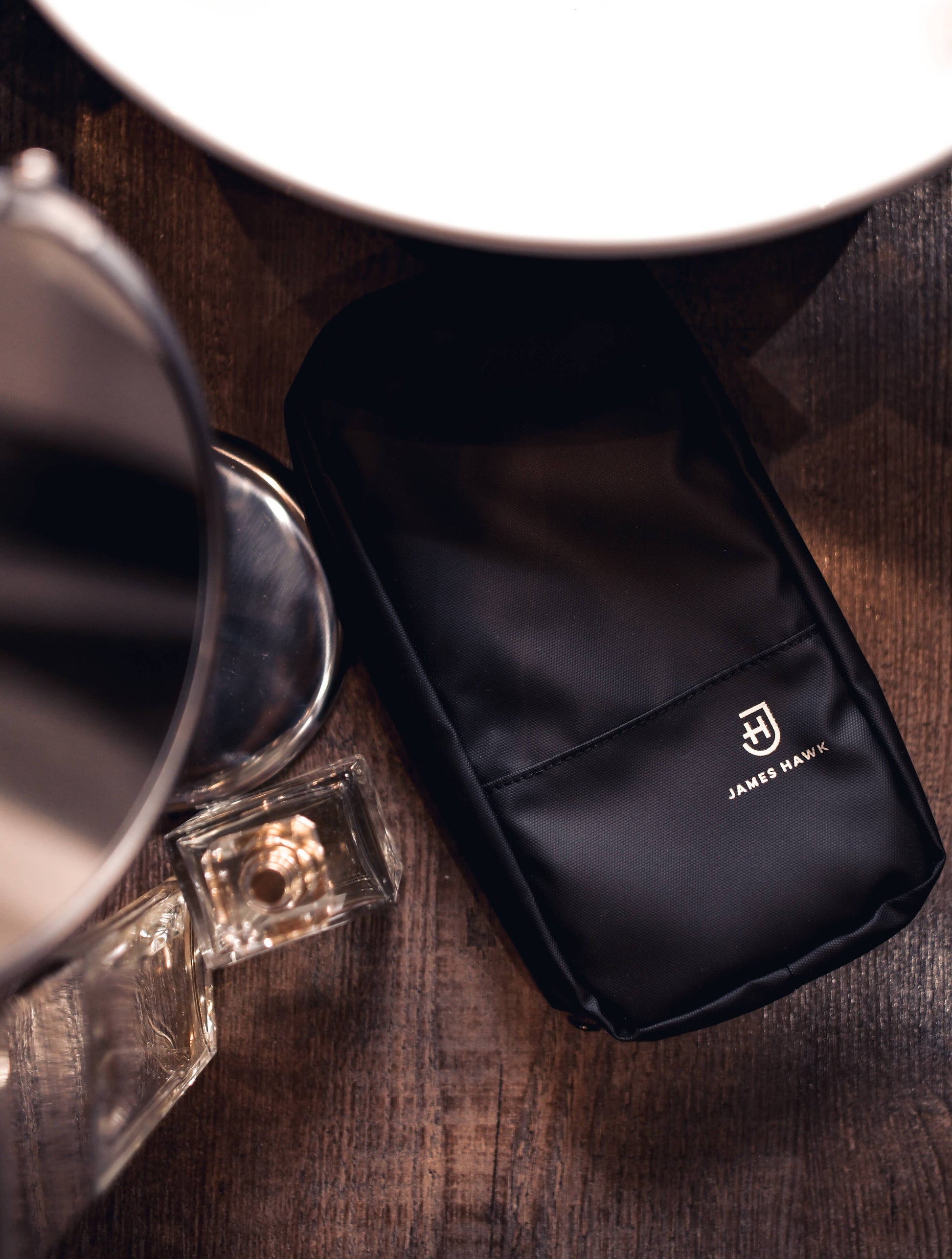 Toilettaske til Mænd - Vandafvisende Rejsetaske med Krog | James Hawk Luggage & Bags James Hawk