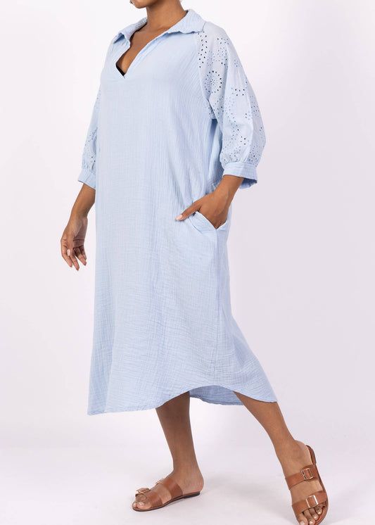 Skjortekjole i 100% Bomuld med Broderet Hulmønster - One Size | L'Emotion L'Emotion