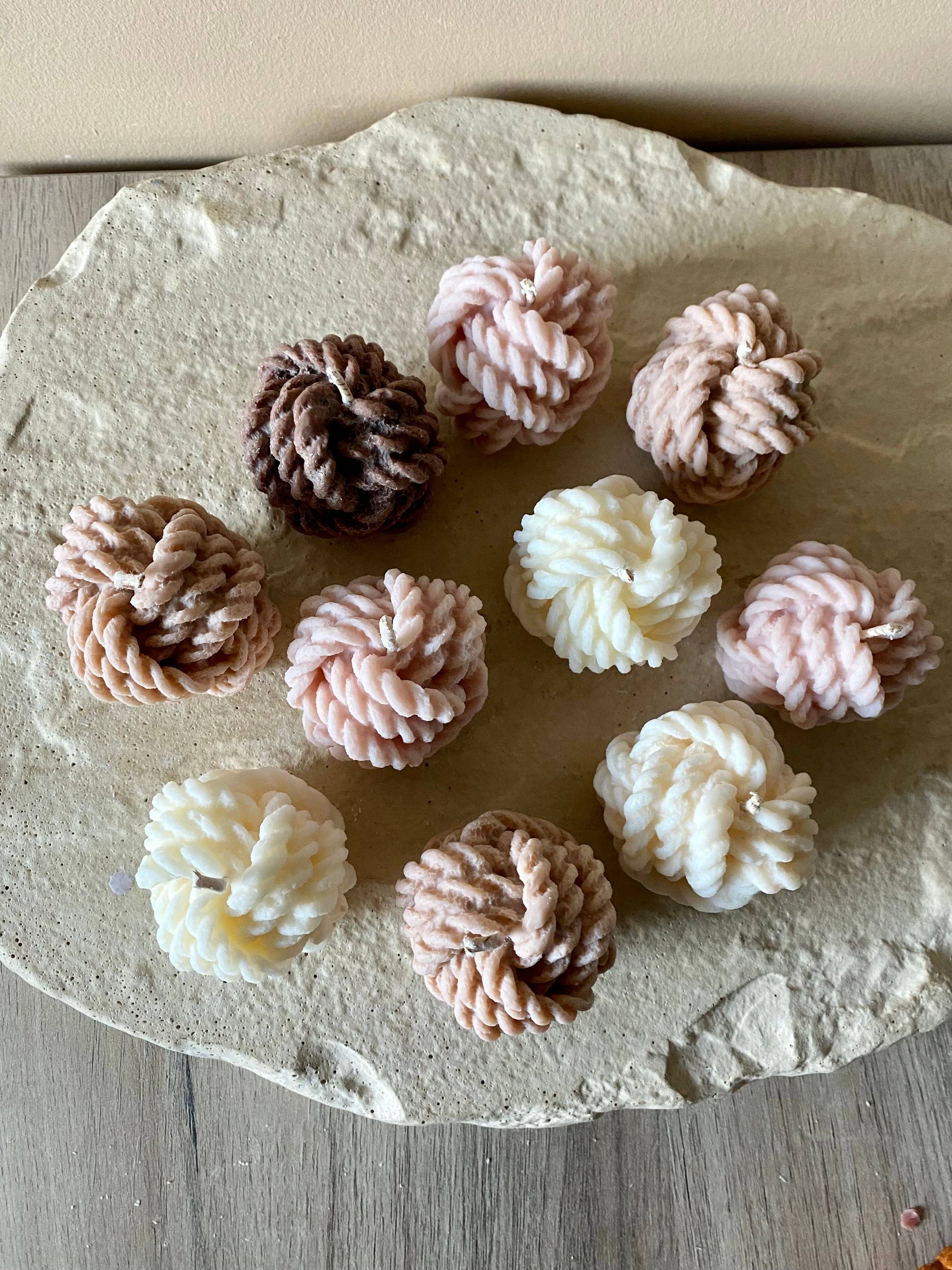 Stearinlys Knude Kugle af Uld - Pétale de cire Stearinlys Pétale de cire beige
