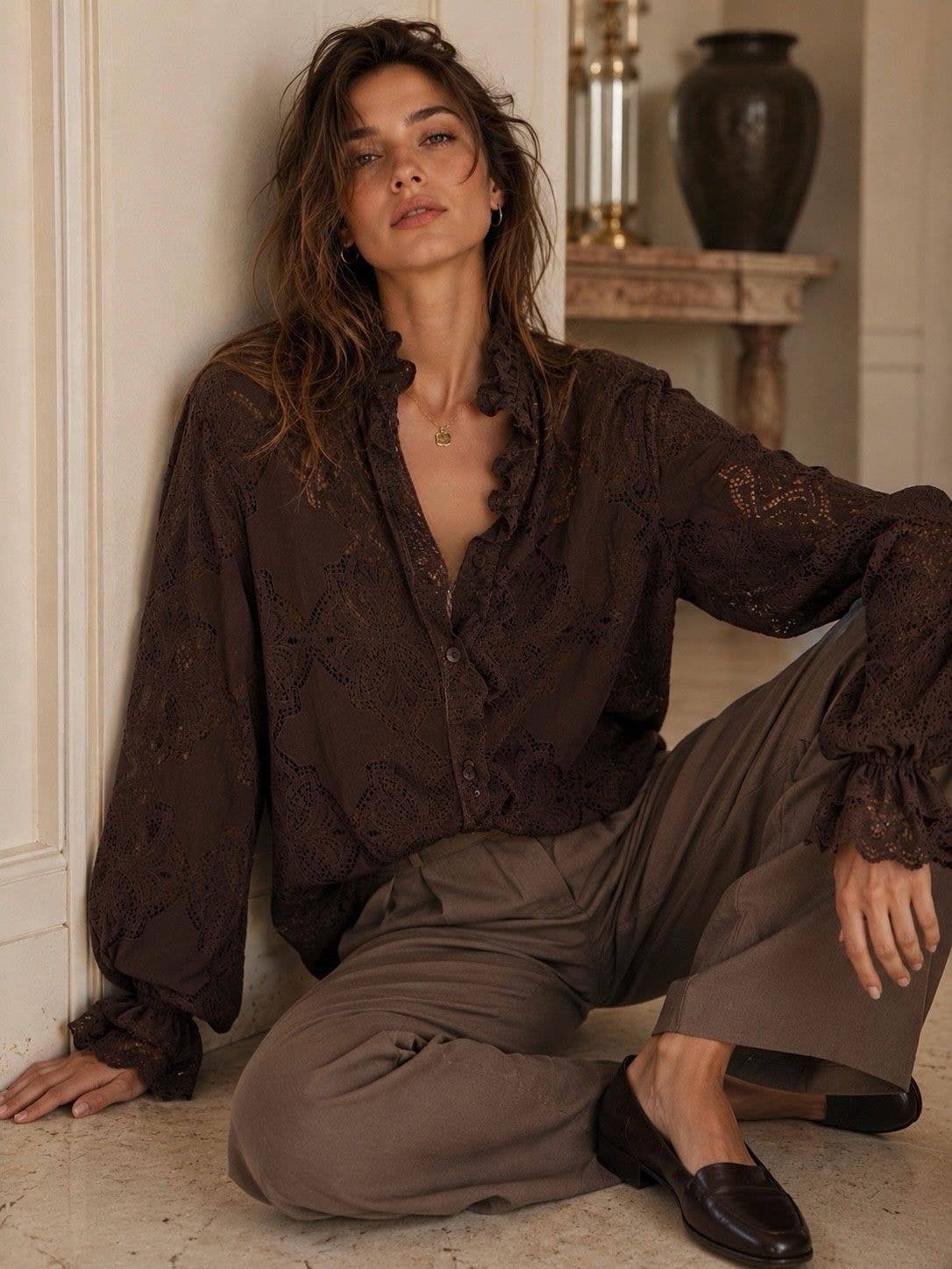 Chokoladebrun blondebluse med flæser | Orice Bluse Orice