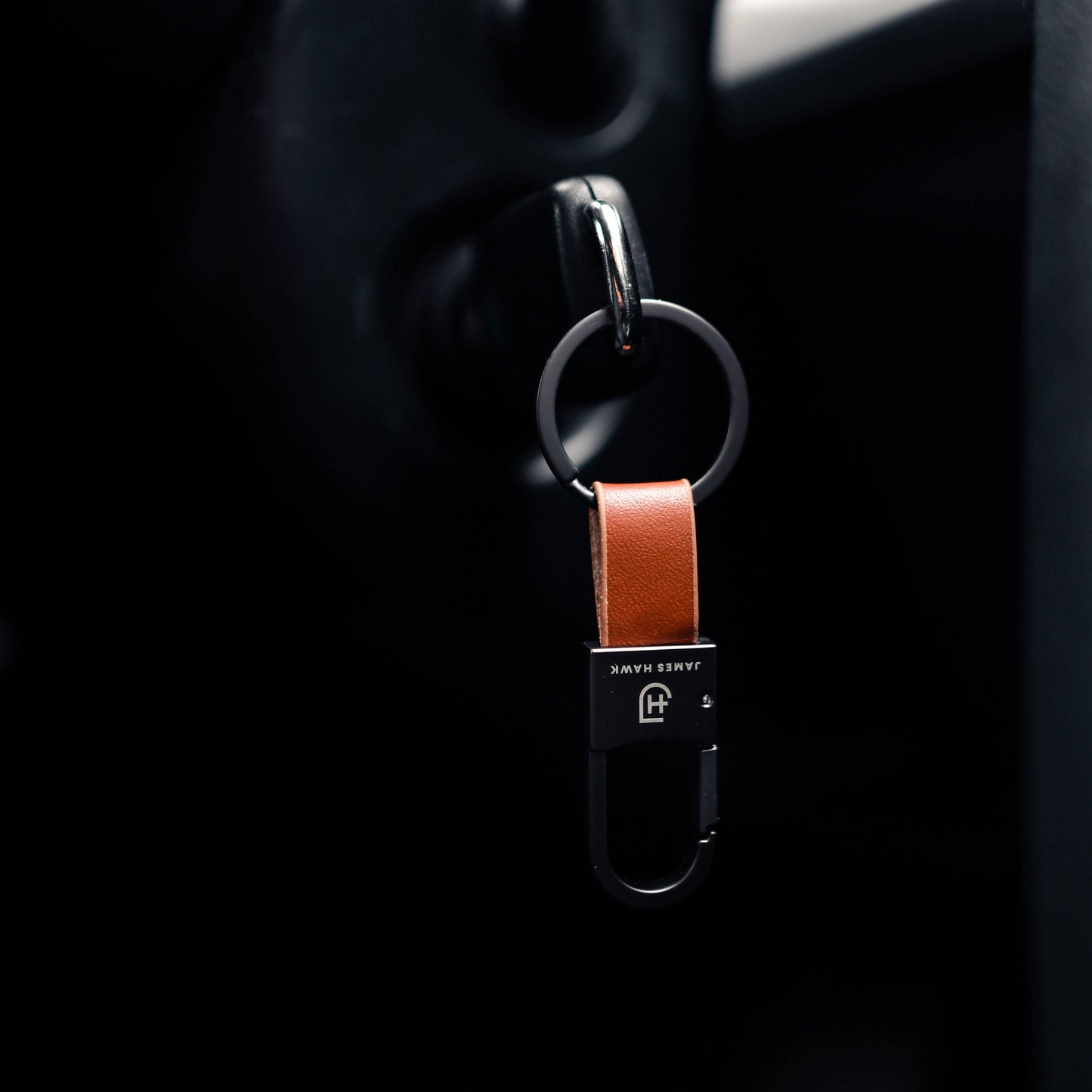 Nøglering i Naturlæder med Karabinhage - Gunmetalgrå | James Hawk Apparel & Accessories James Hawk