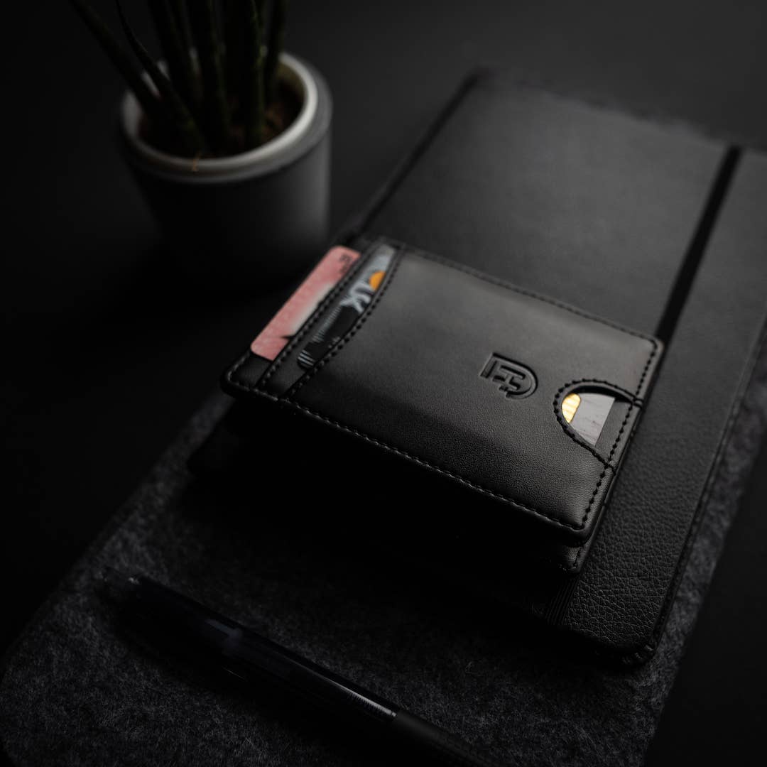 Flippung til Mænd i Naturlæder - RFID-Beskyttelse & Plads til 5 Kort | James Hawk Apparel & Accessories James Hawk