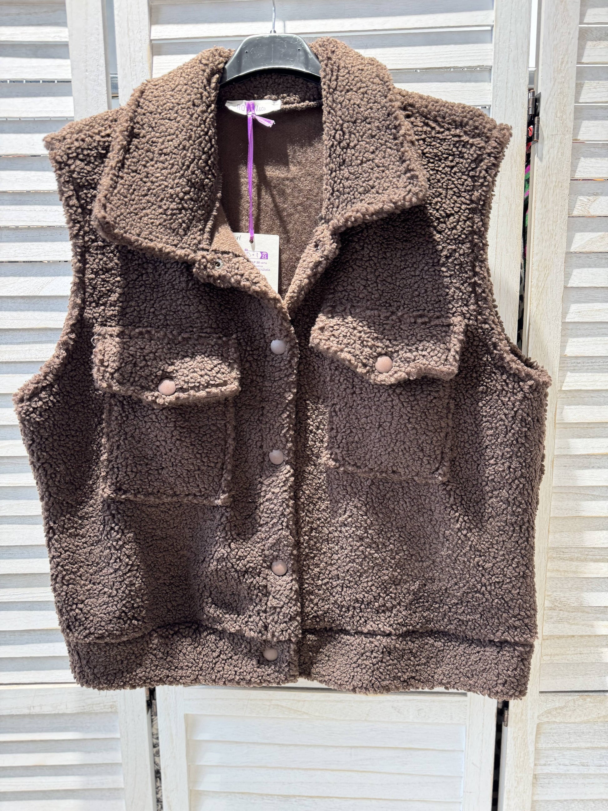 Plysvest med Lommer Brun - Imiteret Pels | VICTORIA&ISAAC VICTORIA&ISAAC