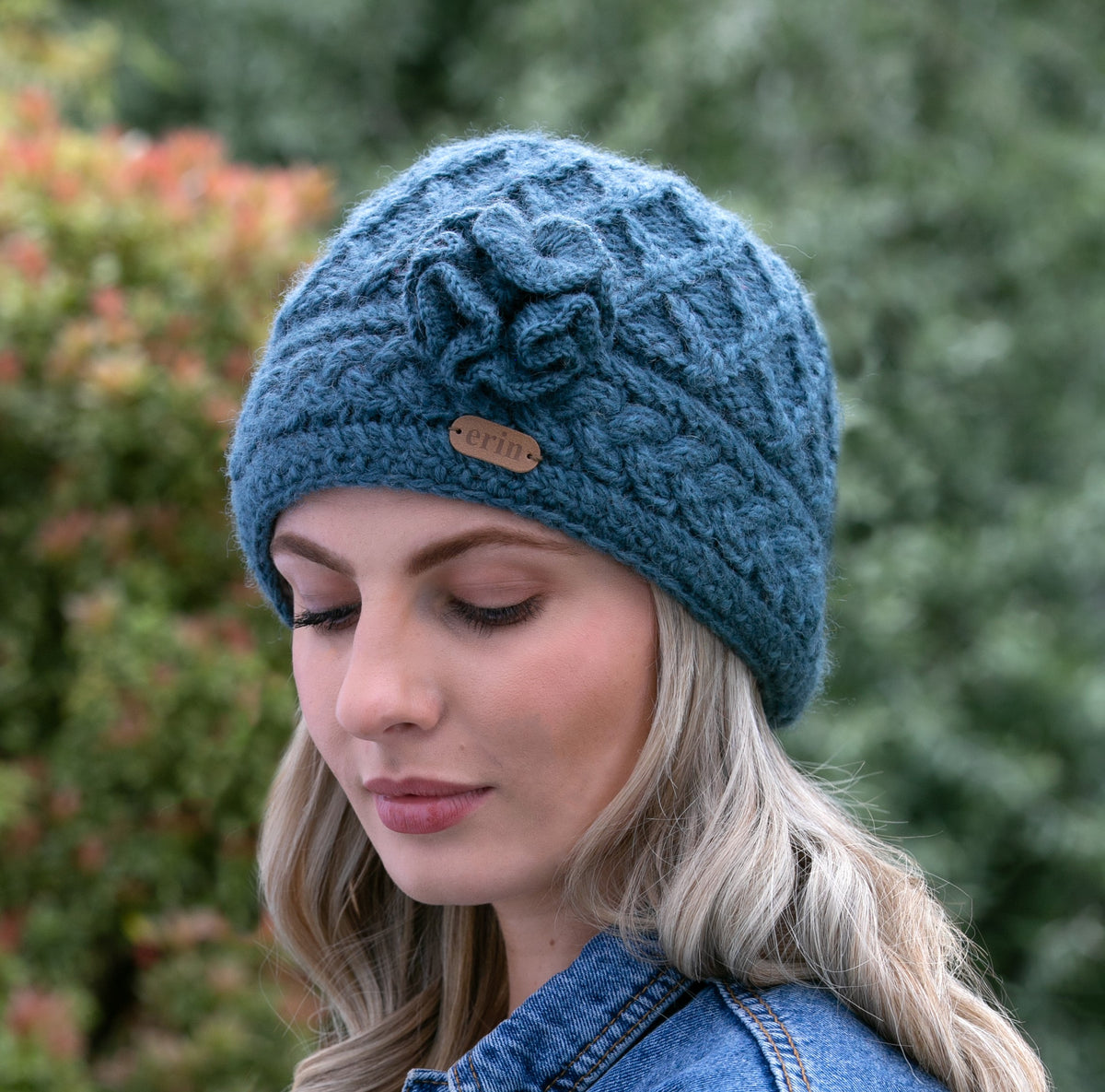 Erin Hue Aran Trellis med Blomst 100% Uld - Håndstrikket med Foer Erin Knitwear Denim