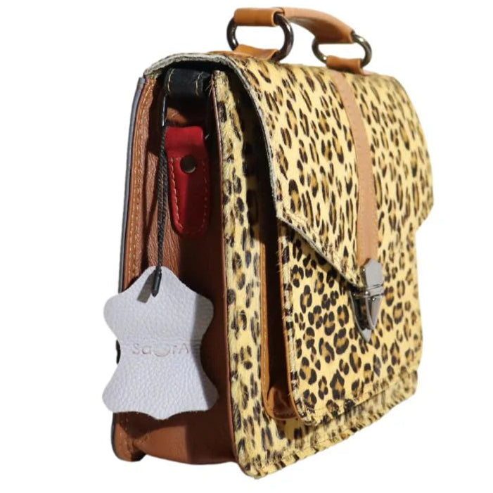 Skuldertaske Rita i genanvendt læder flere farver Saora Leopard Pels