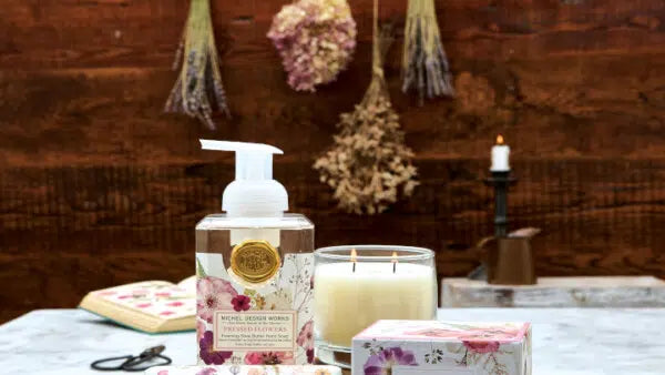 Skum Håndsæbe Pressed Flowers - 530 ml | Michel Design Works Skum håndsæbe Michel Design Works