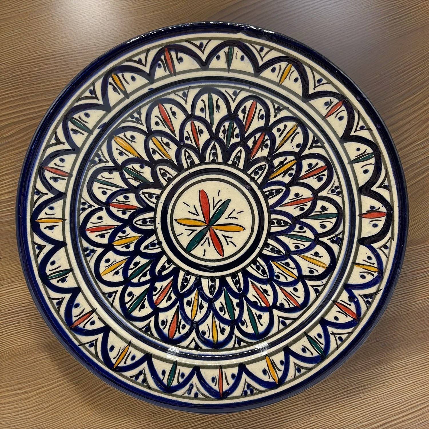 Håndmalet Marokkansk Terracottatallerken med Fod Marine - 27 cm Etnico del Mondo