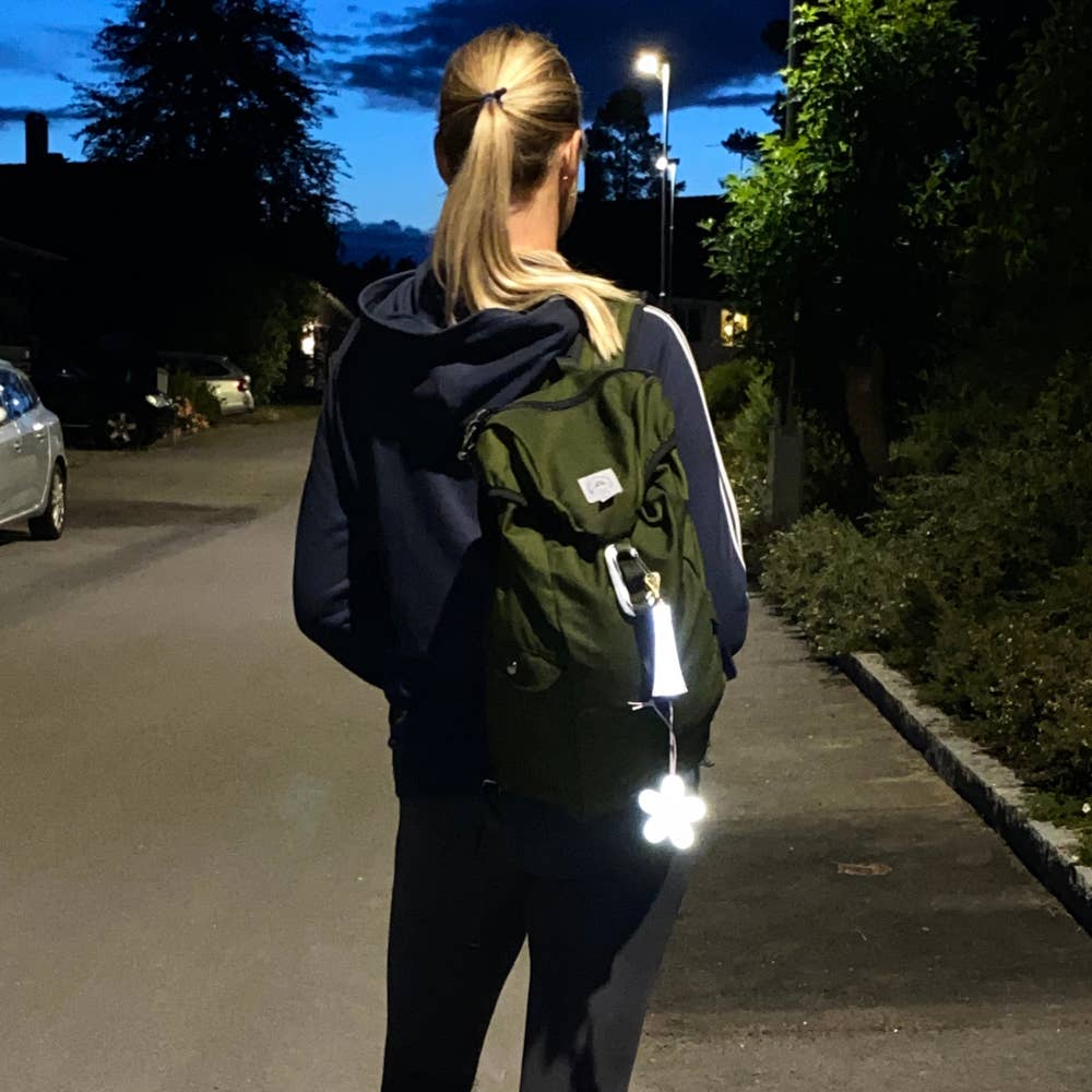 Reflekterende Kvastvedhæng – Morgenfrue Øjne | Firefly Reflectors Refleks Firefly Reflectors