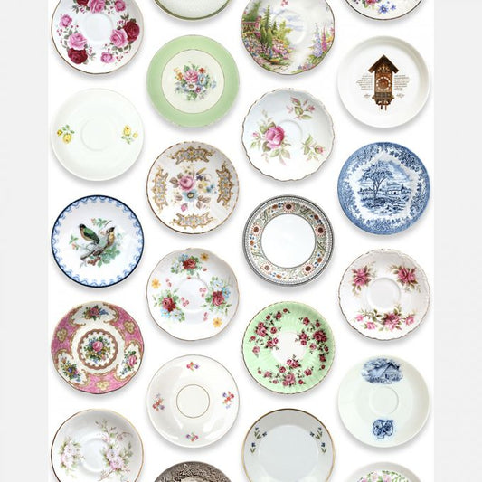 Tapet farverige Porcelæns tallerkner fra Studio Ditte
