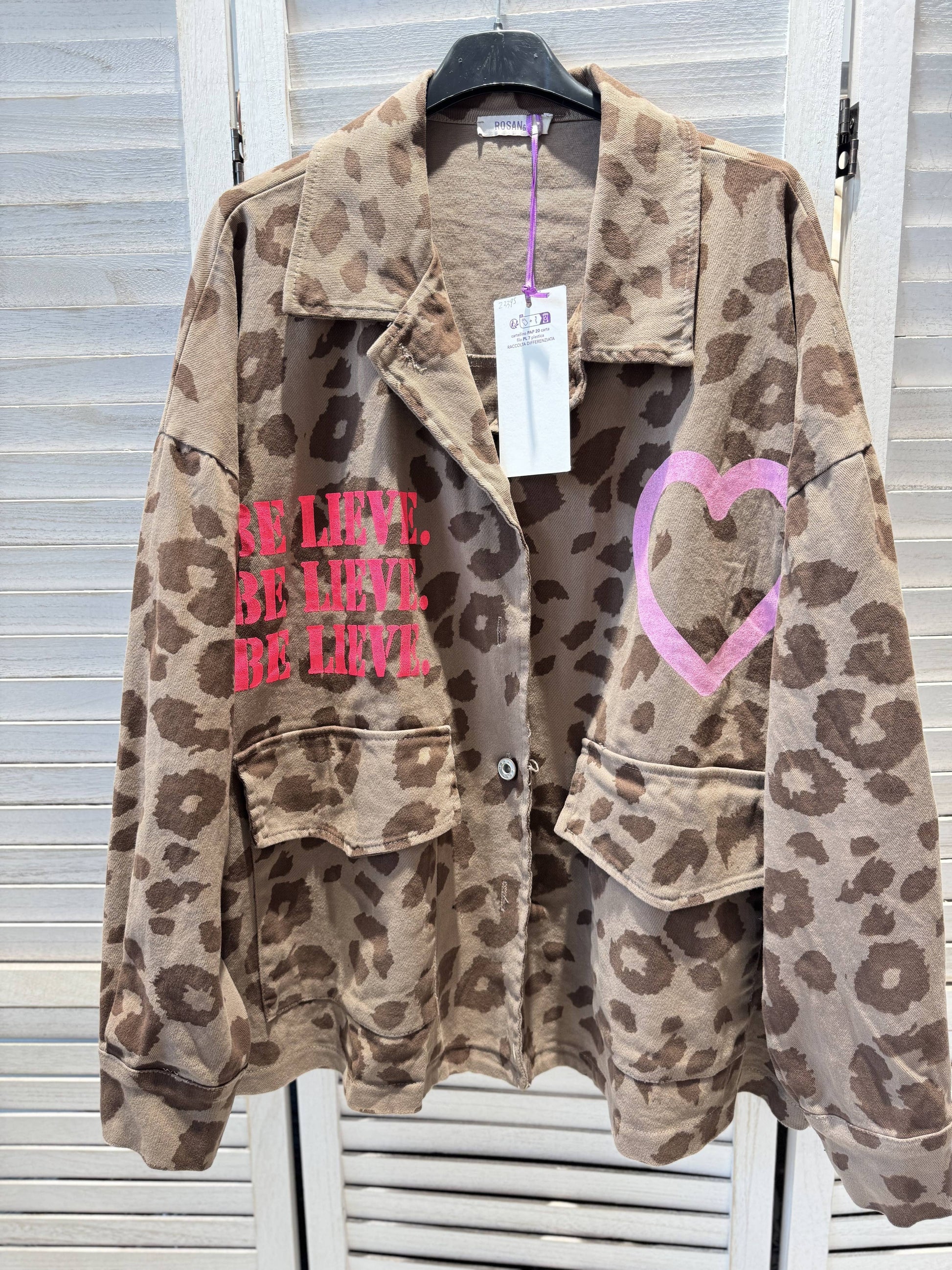 Langærmet Jakke med Leo Print - Afslappet og Moderne | VICTORIA&ISAAC VICTORIA&ISAAC