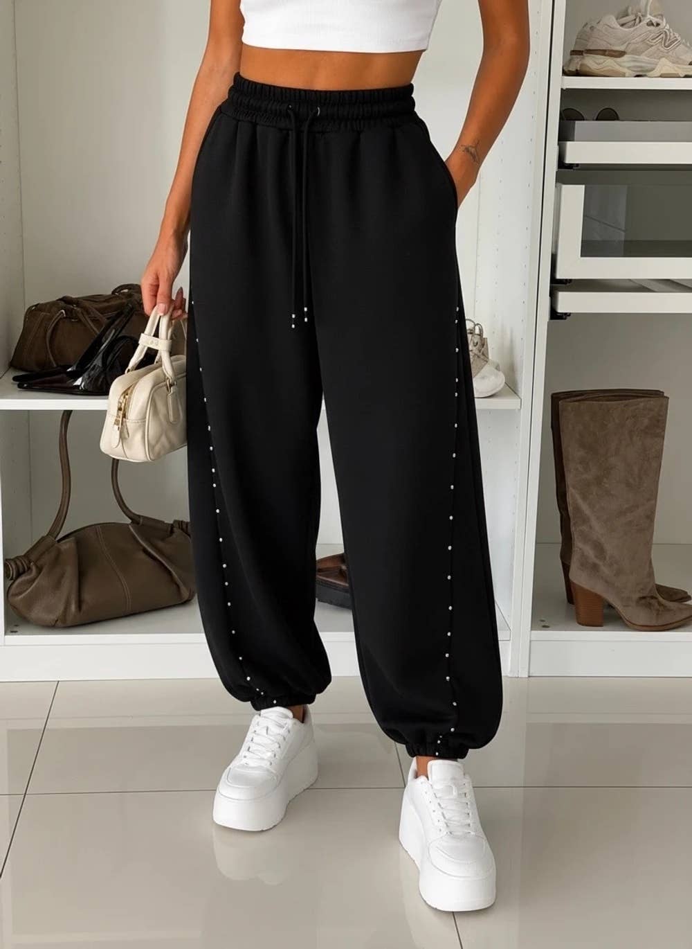 Joggingbukser med Nittedetaljer & Snor i Taljen – One Size S-3XL Tøj ISSYMA Sort One-size 38-44