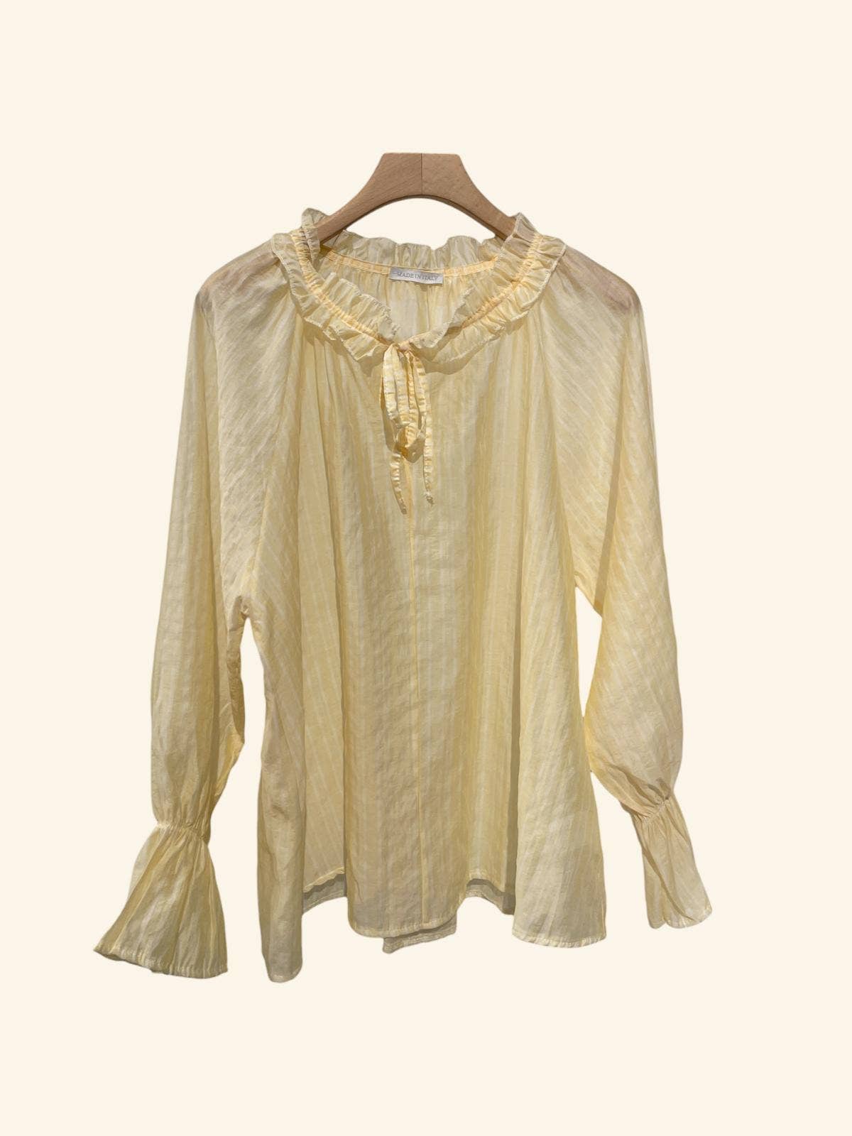 Stribet Voile Bluse med Flæsekrave – Fås i 5 Farver Bluser Nota Bene gul One-size