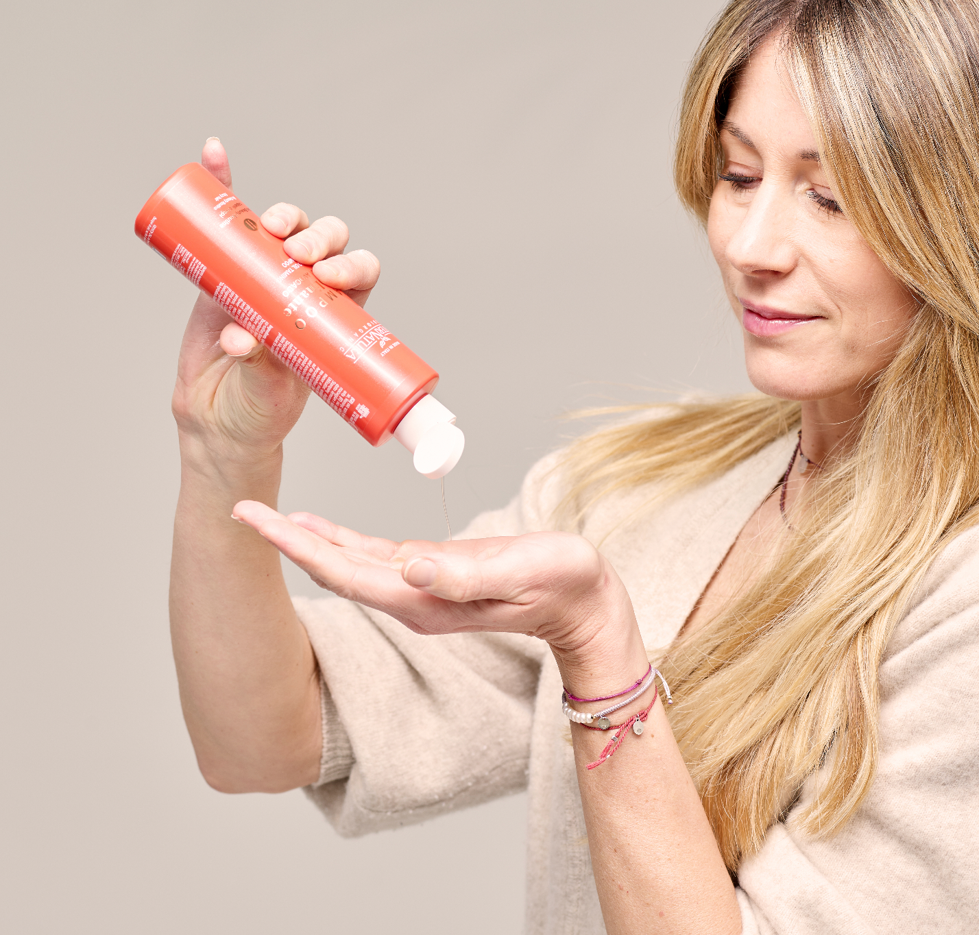 Glattende Shampoo 250ml – Avocadoolie til Krøllet Hår MaterNatura