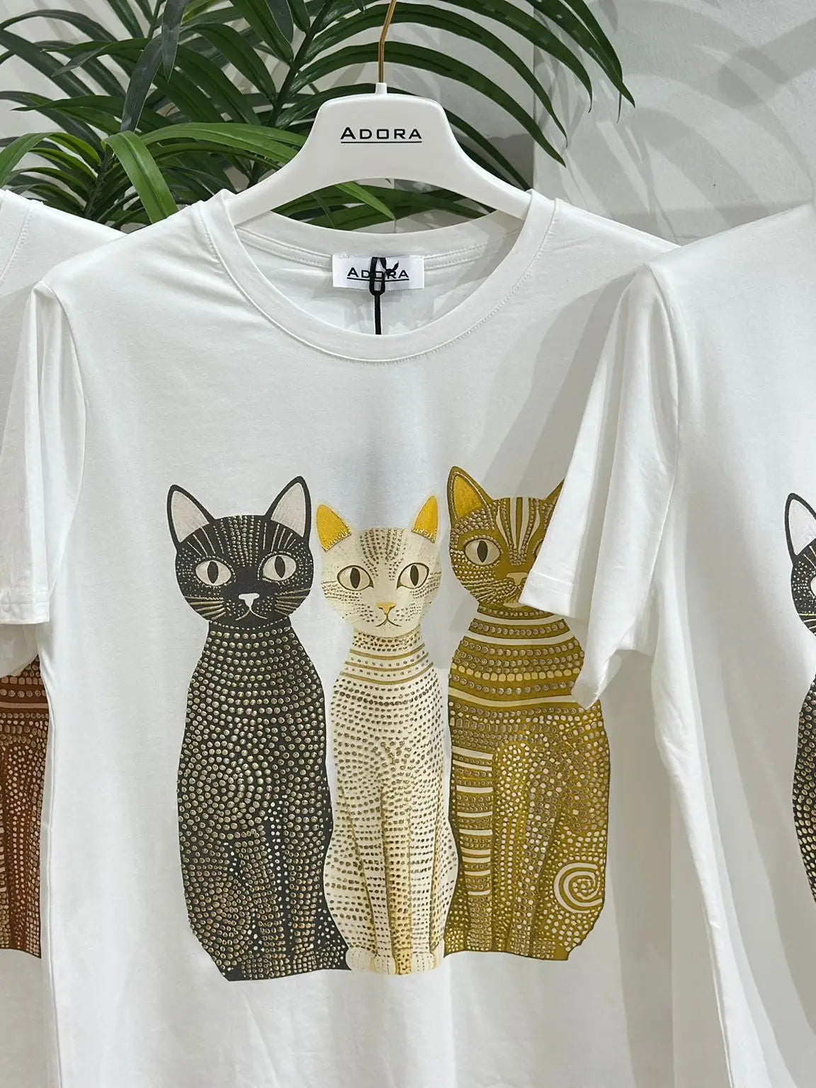 Bomulds T-shirt med Kattemotiv flere farver T-shirt ADORA Gul One-size